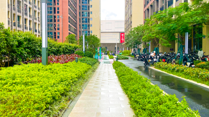 万益广场外景图