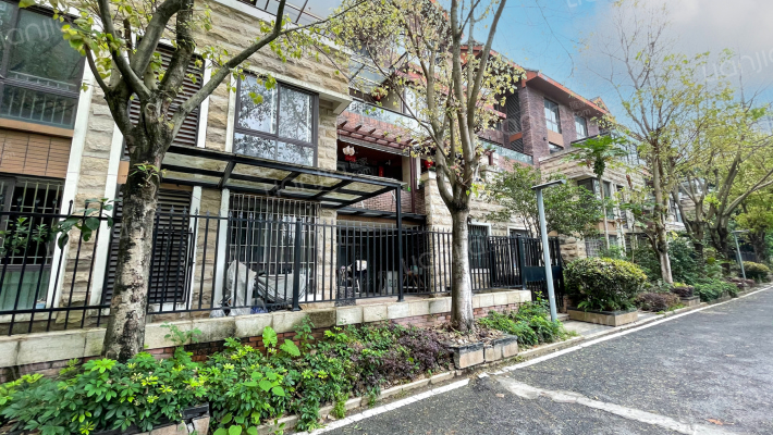 阳光理想城香草天空揽香外景图