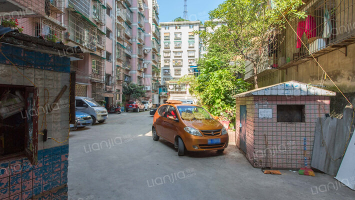 解放西路小区房外景图