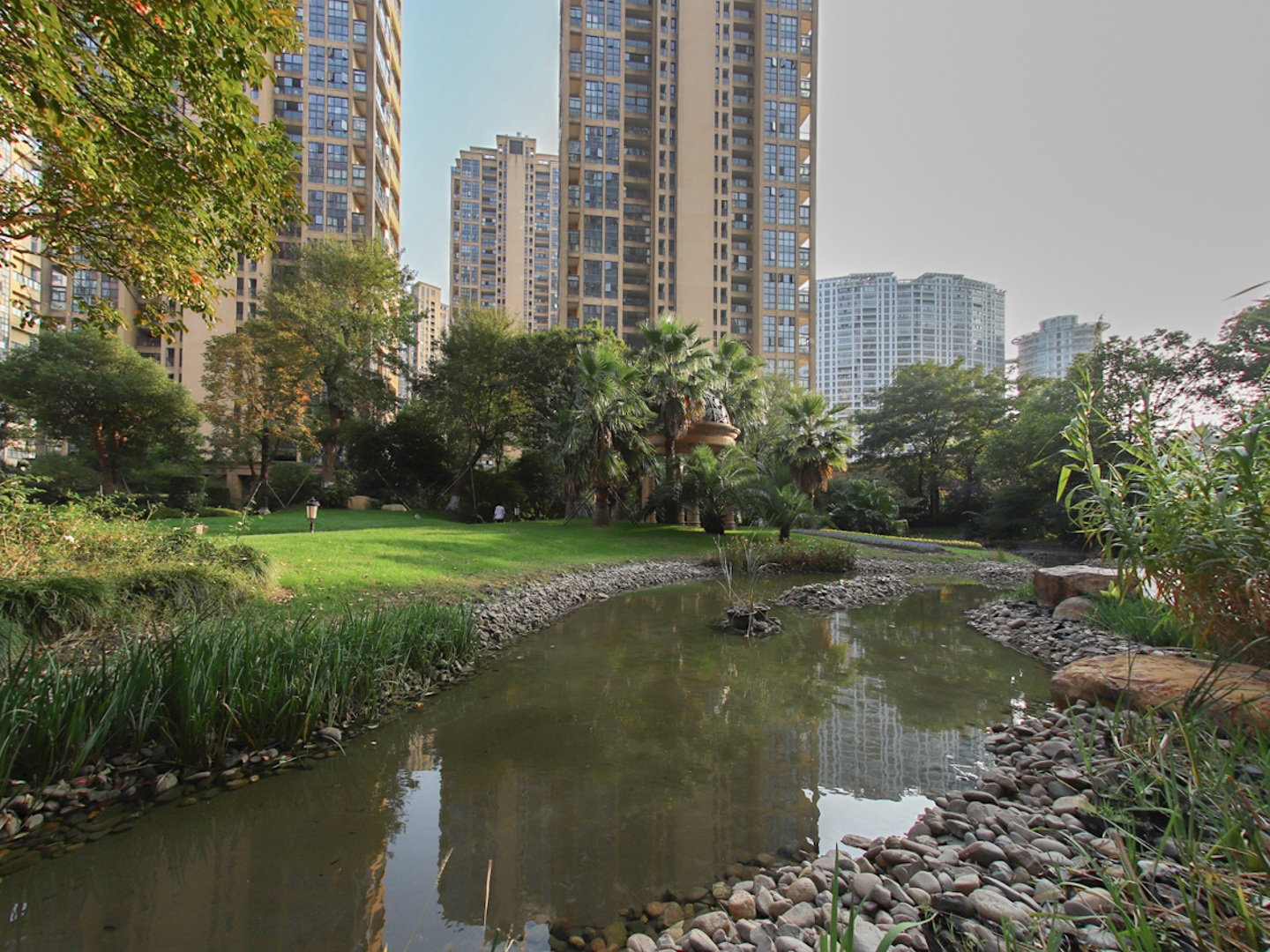 水晶城小区实景 7