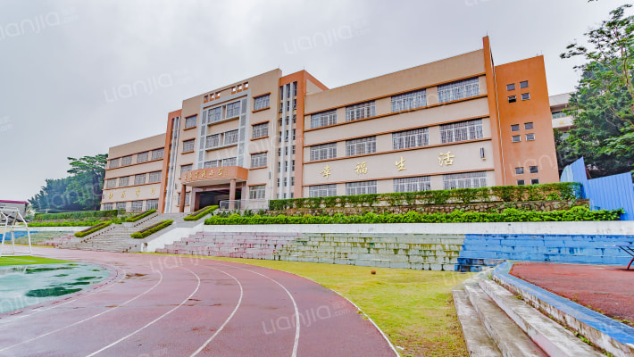 溪角云汉外景图