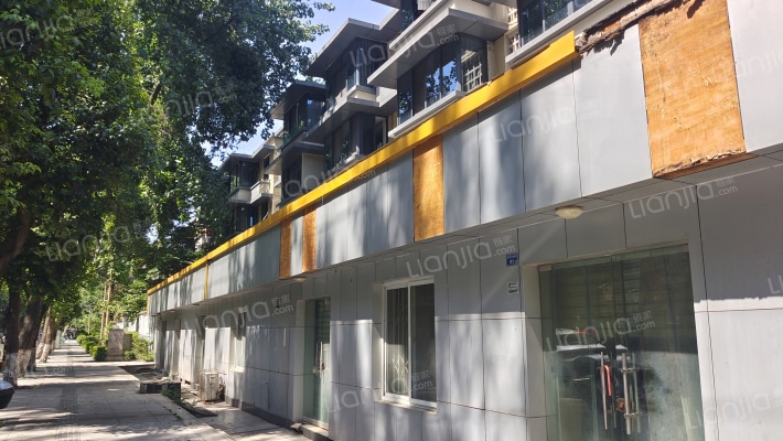 西华门街18号院外景图