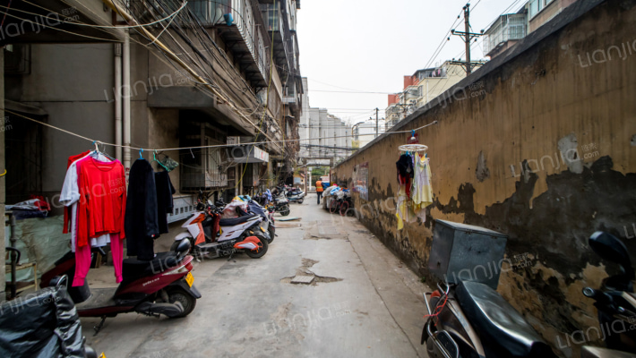 卫生路16号外景图