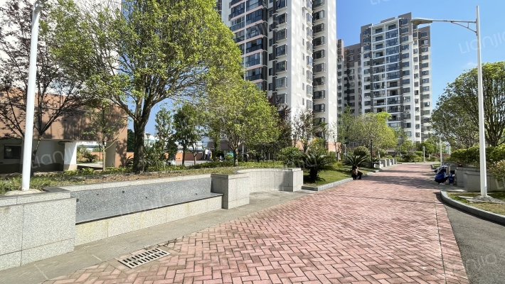 美乐苑小区外景图