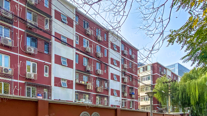 首师大附中宿舍楼外景图