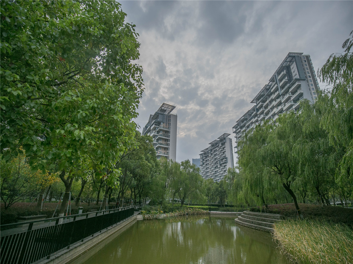 君临天下小区实景 15
