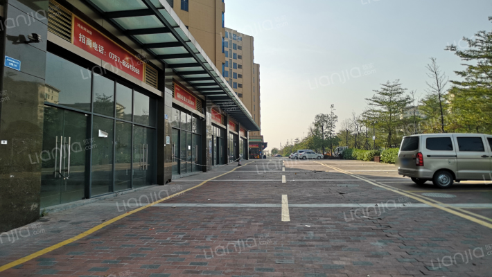 鸿业畔湖居外景图