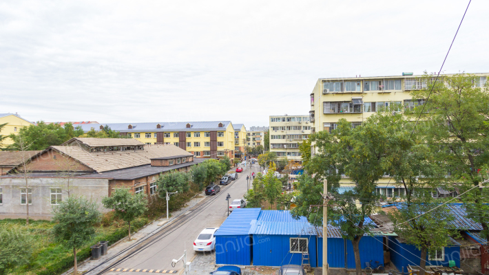 探矿家属院外景图