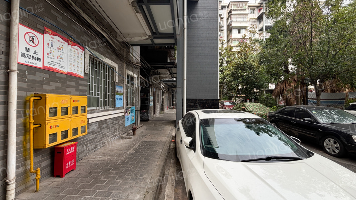 107地质队小区外景图