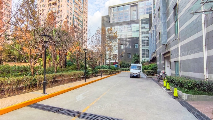 惠扬大厦外景图