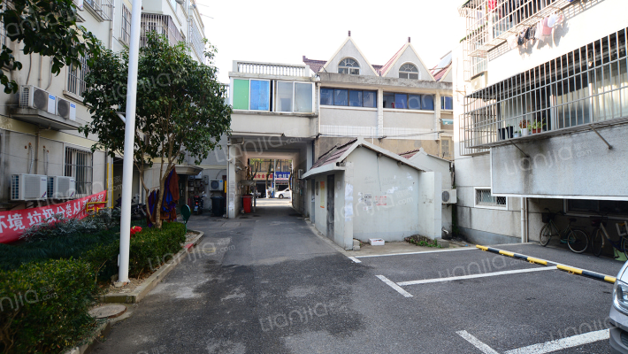 龙凤公寓外景图