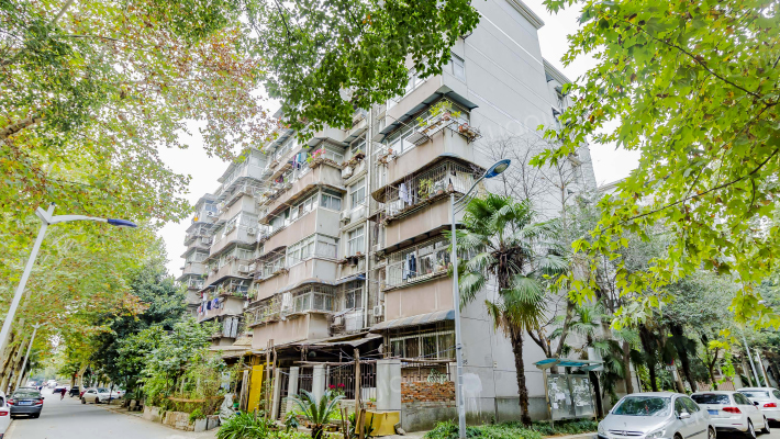 武汉理工大学西区教职工宿舍外景图