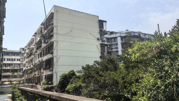 玉双路110号外景图