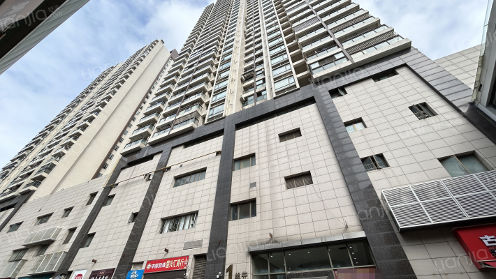 摩尔广场外景图