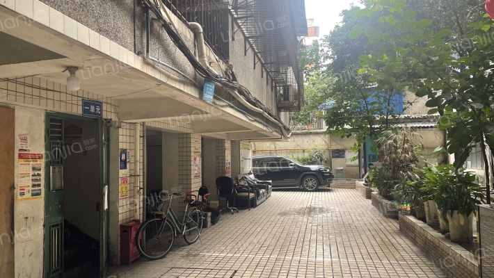 过街楼街120号外景图