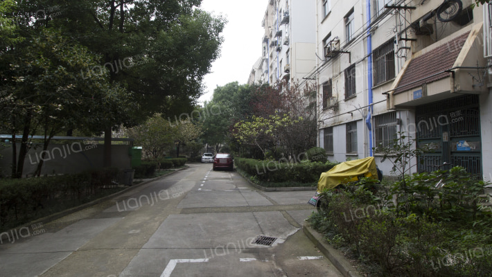 红山山庄外景图