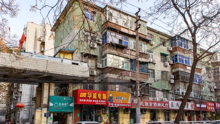 毛巾床单厂家属院外景图