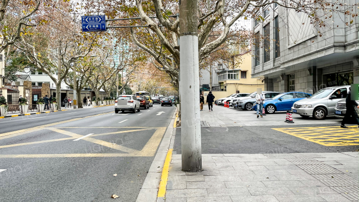 常熟路182号外景图