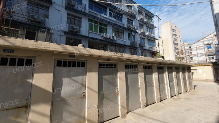 东张家弄外景图