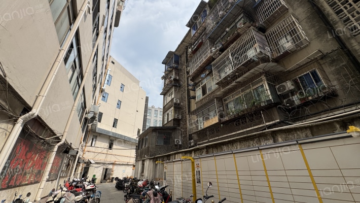 东大街上东大街段90号外景图