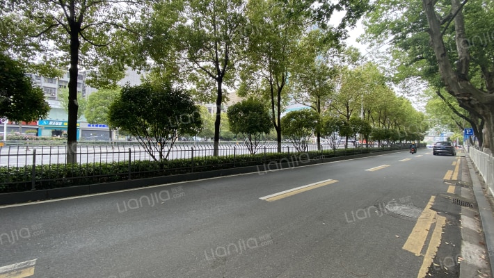 武珞路小学宿舍外景图