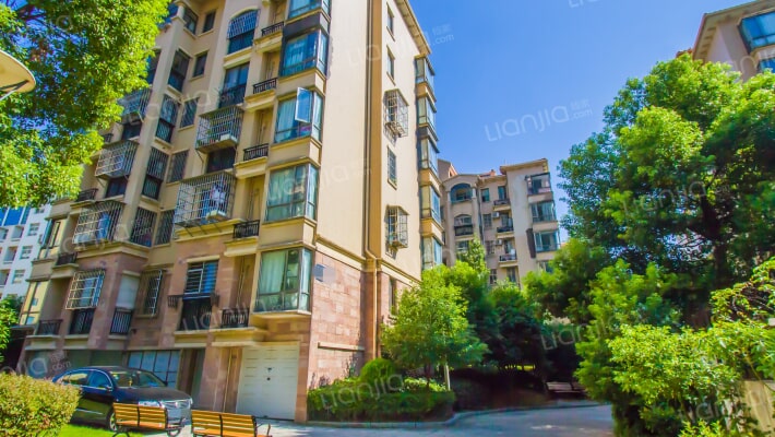 中大湖景外景图