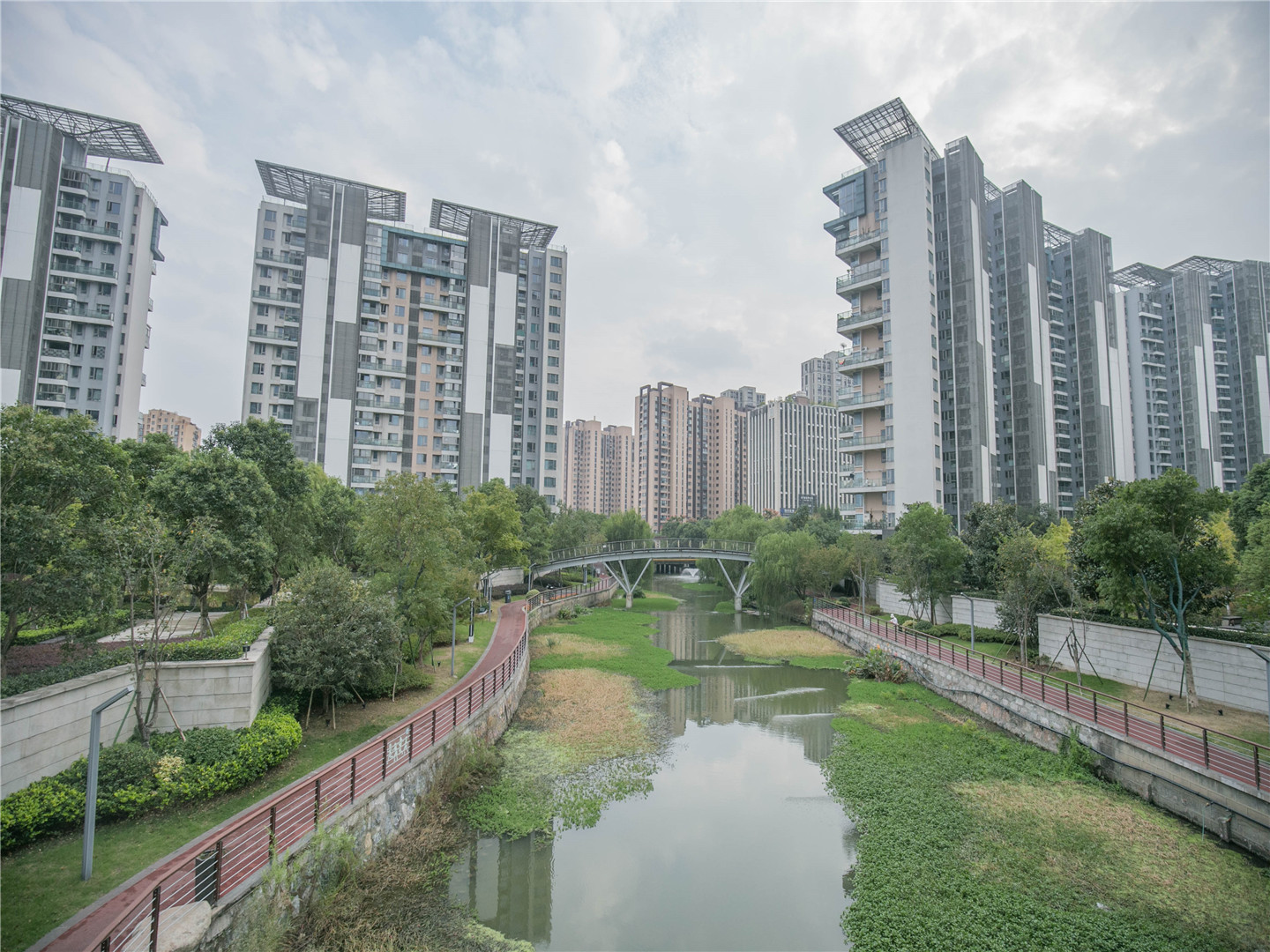 君临天下小区实景 12