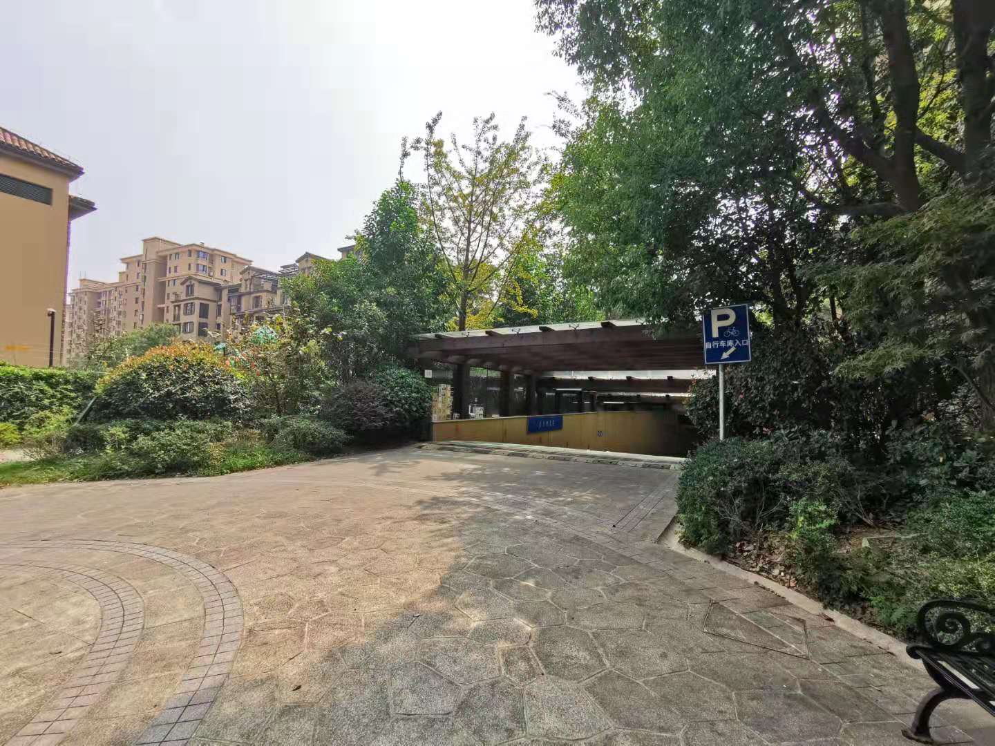 融科瑷骊山小区实景 18