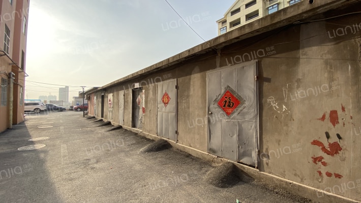 窝洛村东山小区外景图