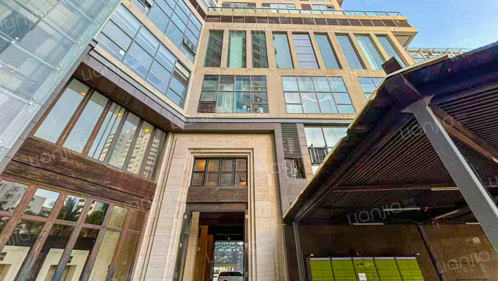 中铁黎客国际酒店外景图