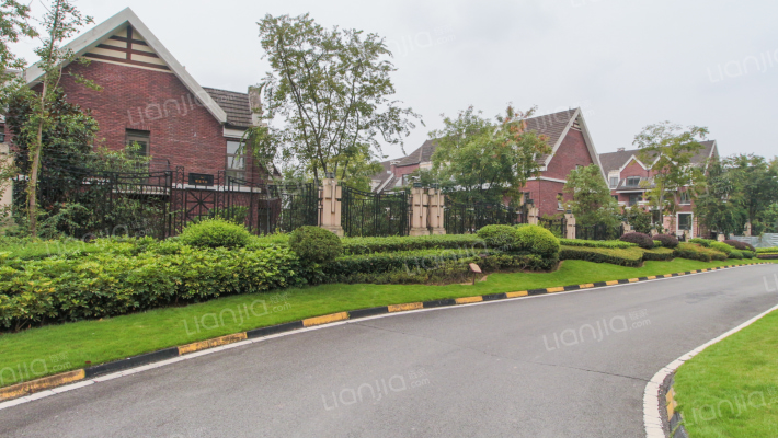 麓湖半山二期外景图