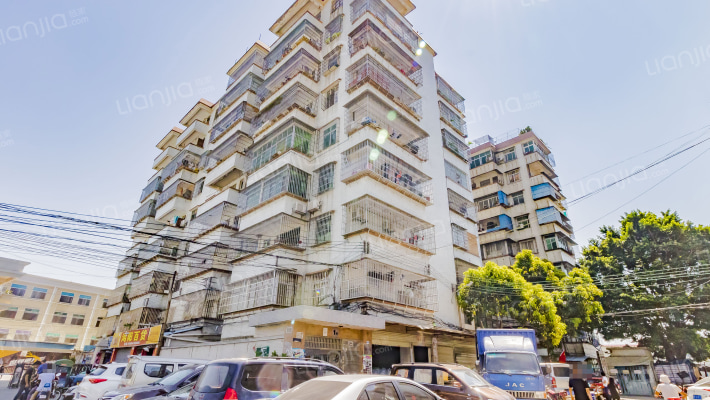 粤花小区外景图