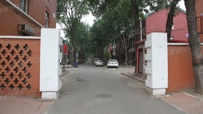 四段大楼外景图