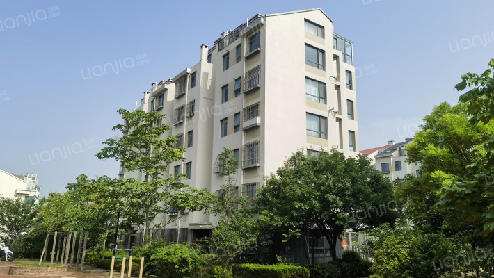 东山峰景外景图