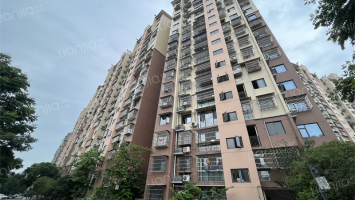 西街上院外景图