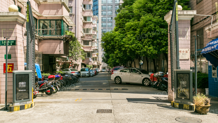 华星公寓外景图