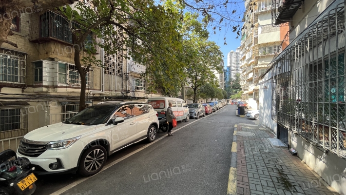 兴贵路210号外景图