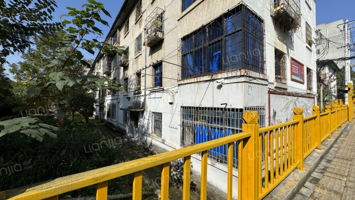 红宝石街10号外景图