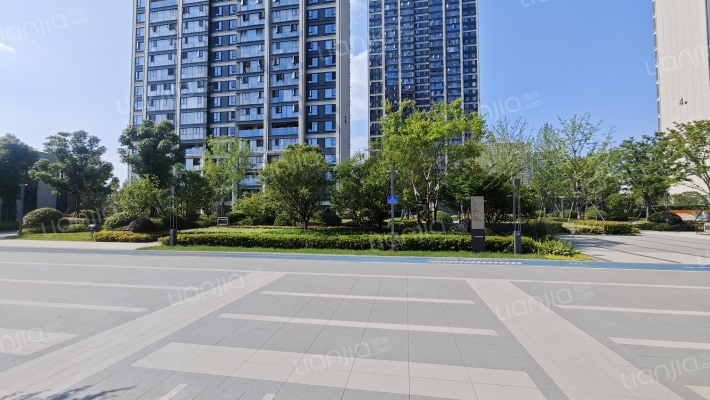 招商·武汉城建未来中心外景图