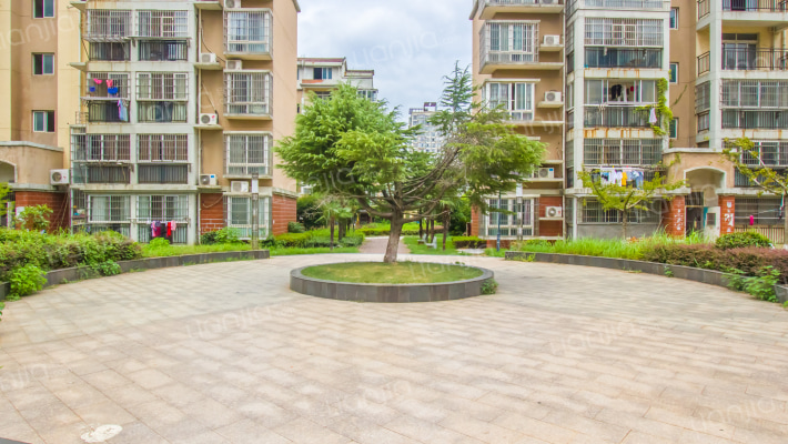 荣昌· 格林晴天外景图