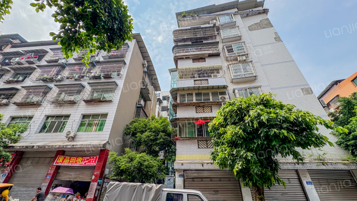 皮鞋城三路141号外景图