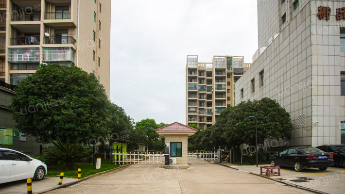 孱陵之星外景图