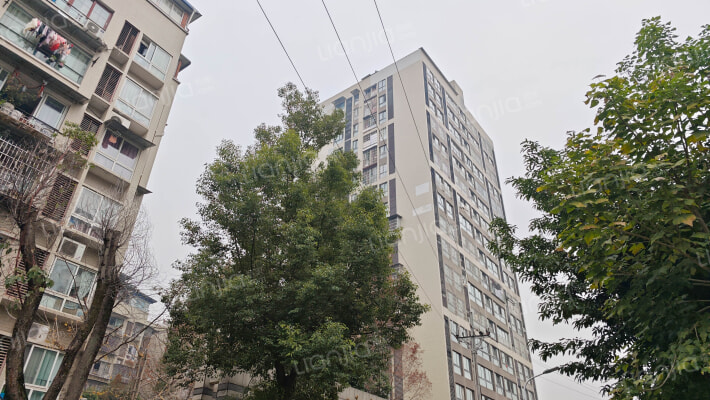 龙船石公寓外景图