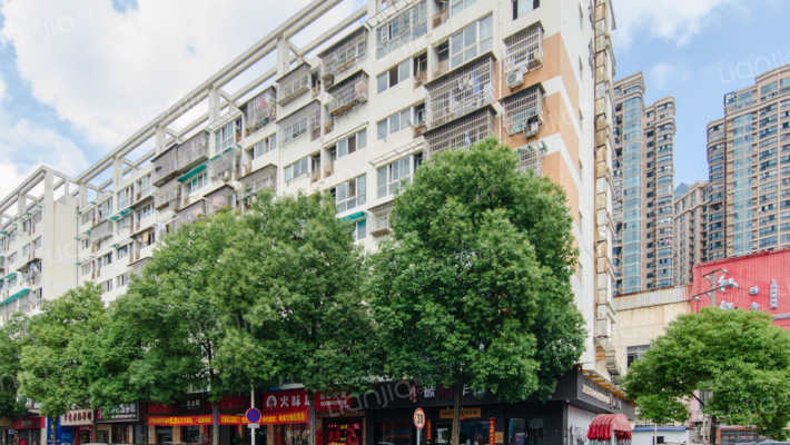 东方公寓外景图