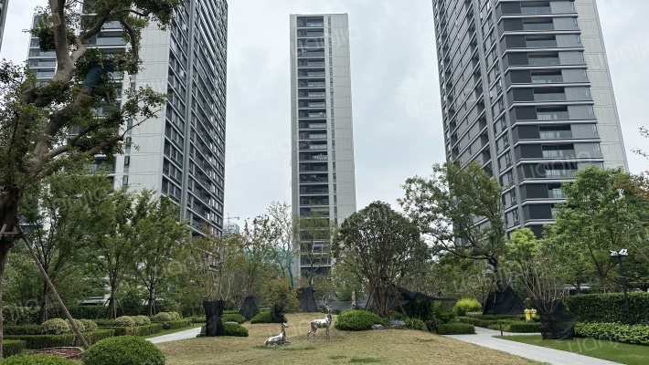 河映云集外景图