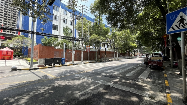 八鸽岩路128号外景图