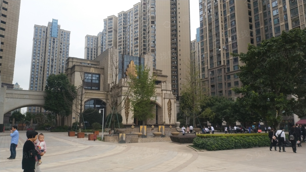 金茂悦龙山实景图