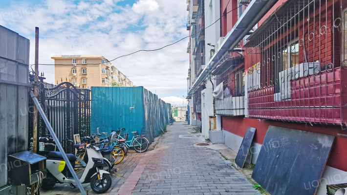 东货场路38号院外景图