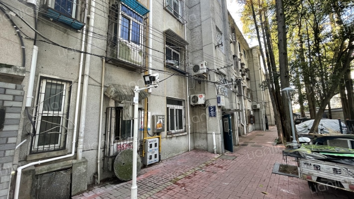 一轻局宿舍外景图