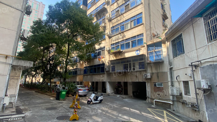 省地税宿舍外景图